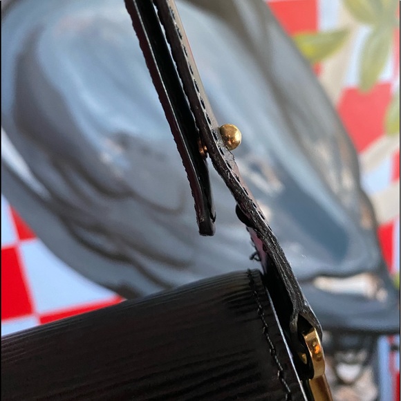 Louis Vuitton Sac Friedland Black and Green Epi Leather - Picture 13 of 15